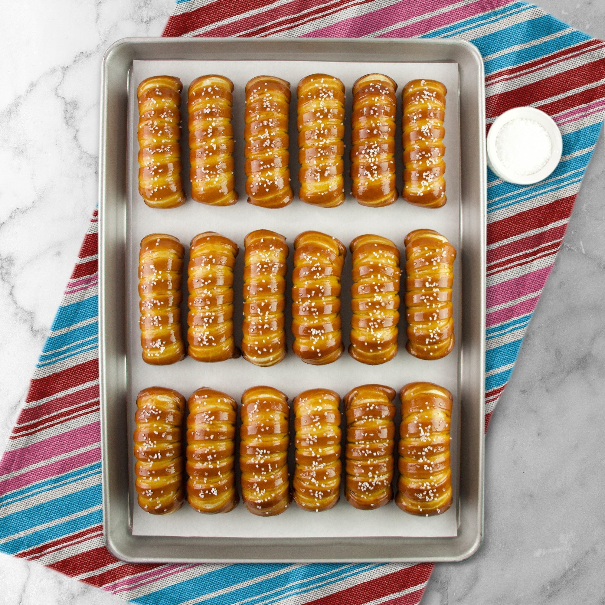 Turnbuckle Soft Pretzel Box - Happy Birthday